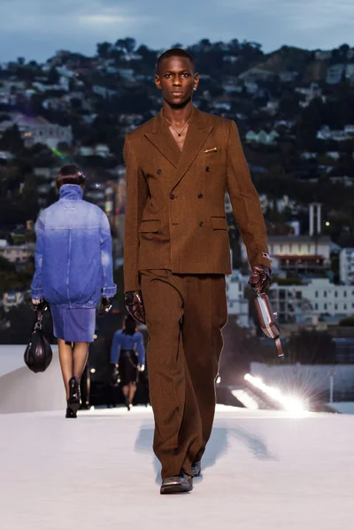 Look 46
